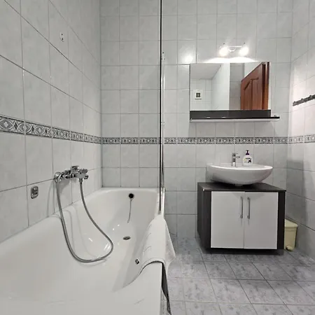 Diamant Apartmanhaz *